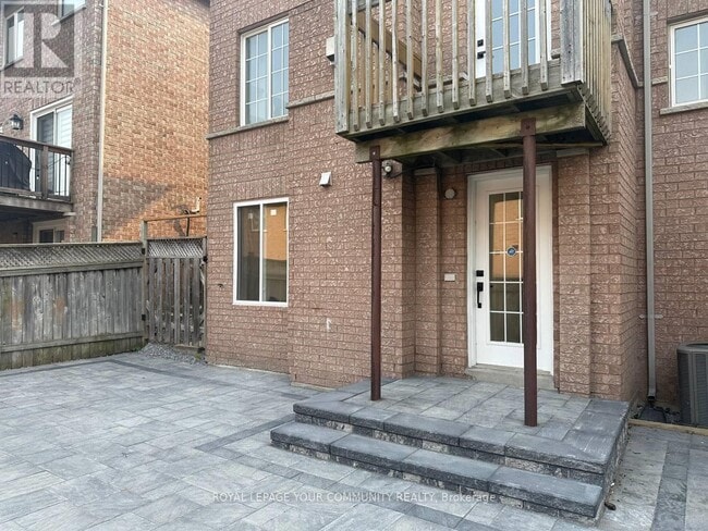 Building Photo - 397 Marble Pl