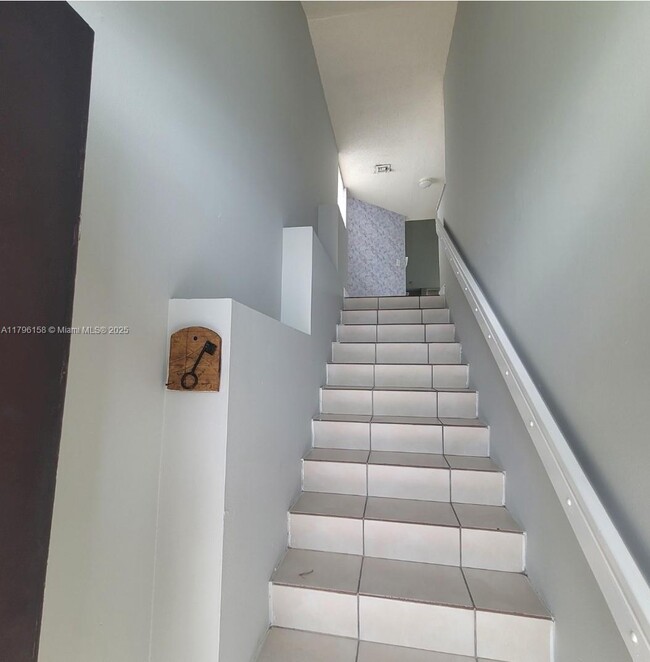 Foto del edificio - 4850 NW 97th Pl