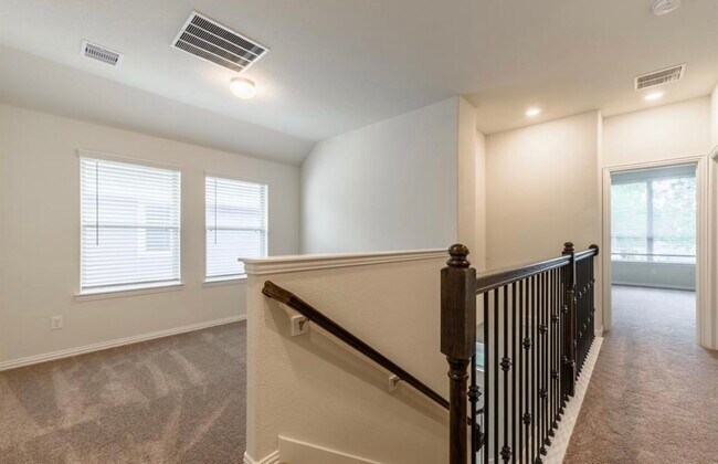 Foto del edificio - 711 Embercove Dr