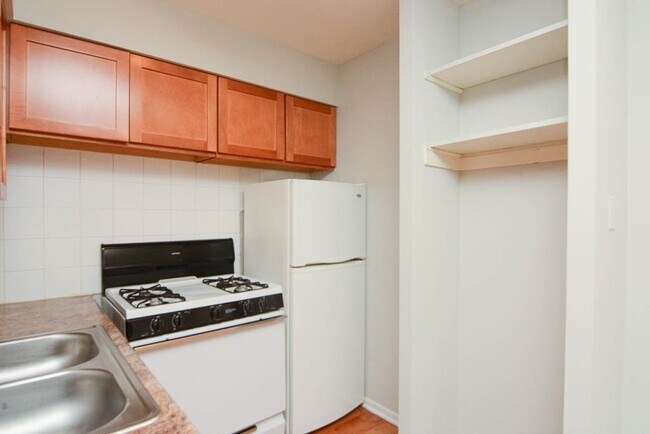 Foto del edificio - 503 W Briar Pl