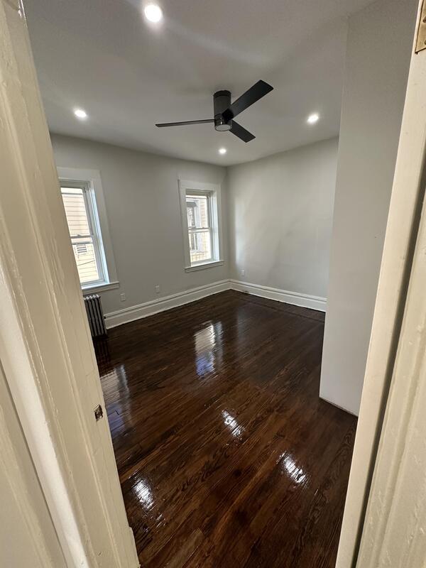 Foto del edificio - 115 N 5th Ave