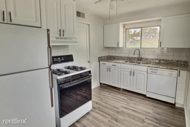 Building Photo - 2 br, 1 bath House - 920 21st St