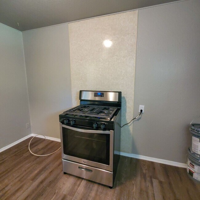 Foto del edificio - 2 Bedroom 1 bath Duplex