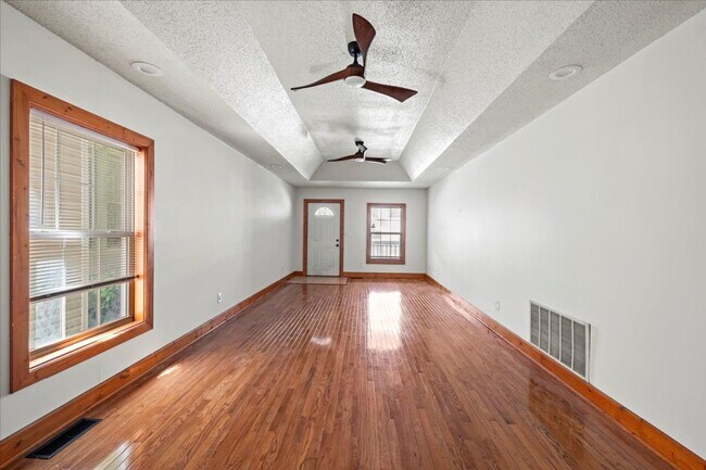 Building Photo - 1423-1423 S Meridian St