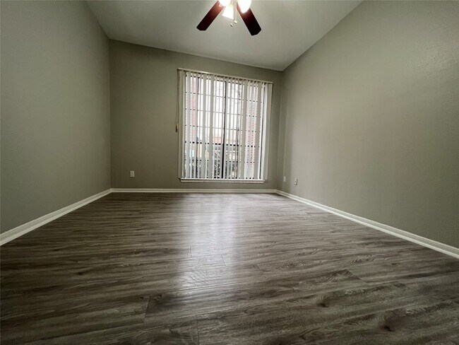 Foto del edificio - 8055 Cambridge St
