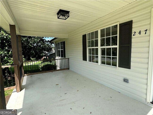 Building Photo - 247 Fowler Cir NE