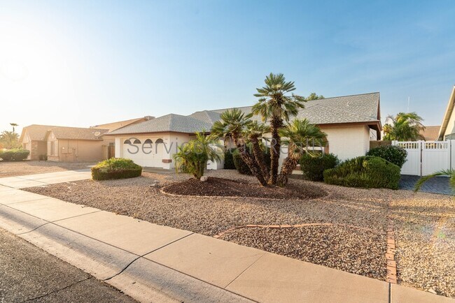 Building Photo - 4316 E Blanche Dr