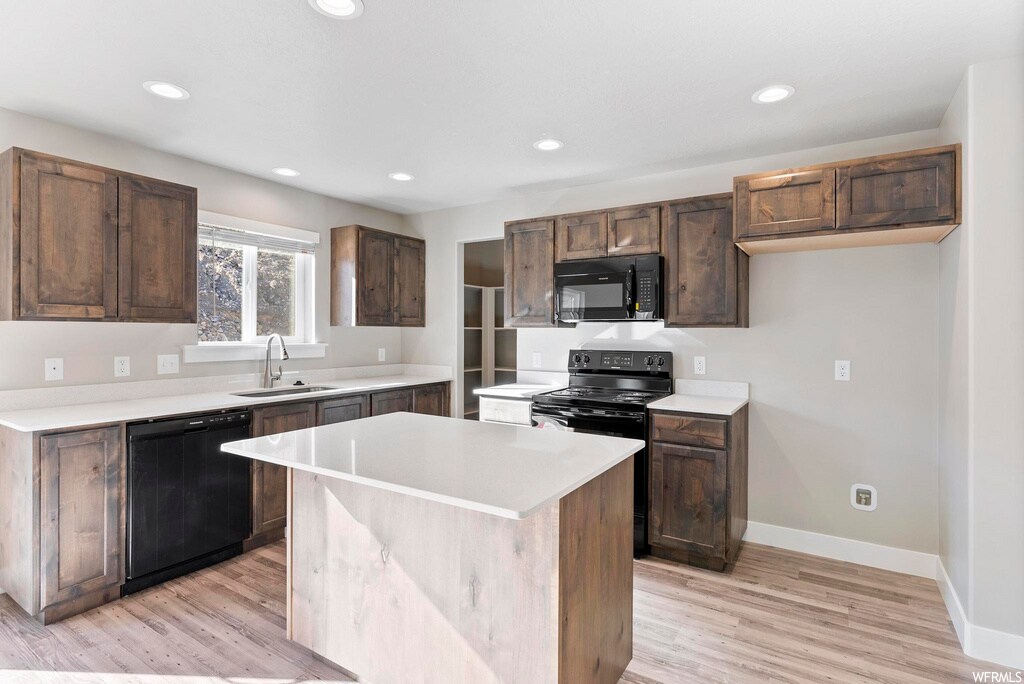 Foto principal - 925 N Haywain Dr