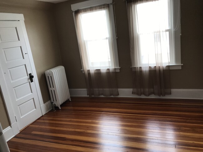 Foto del edificio - 42 Maplewood Avenue