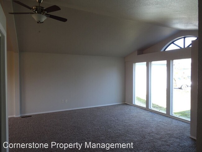Foto del edificio - 3 br, 2 bath House - 11838 W. Jenilyn Ct.