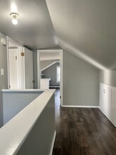 Building Photo - 505 W 70th St