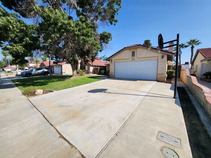 Foto del edificio - 3 Bedroom 2 Bath. Location