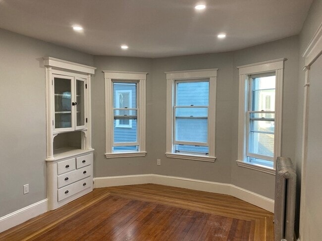 Foto del edificio - 811 Somerville Ave