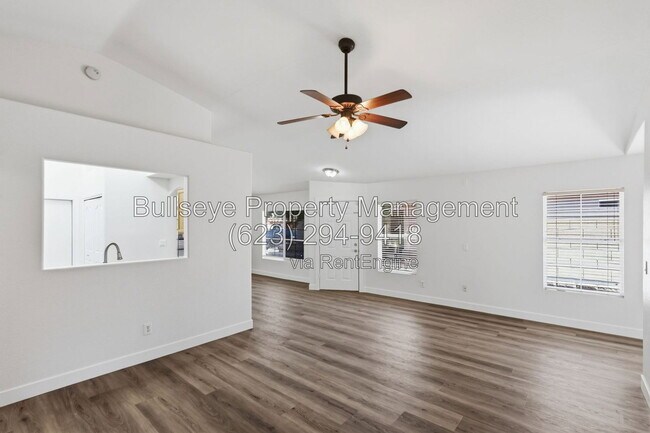 Building Photo - 1449 S St Paul