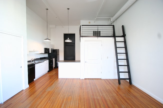 Foto del edificio - 301 Central Ave NE Ave