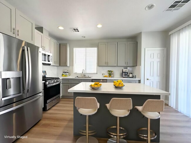 Building Photo - Nice two-story single-family home
