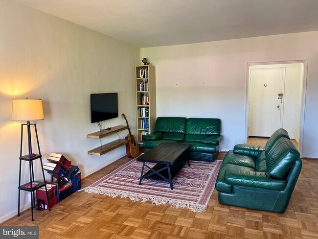 Foto del edificio - 2500 Q St NW