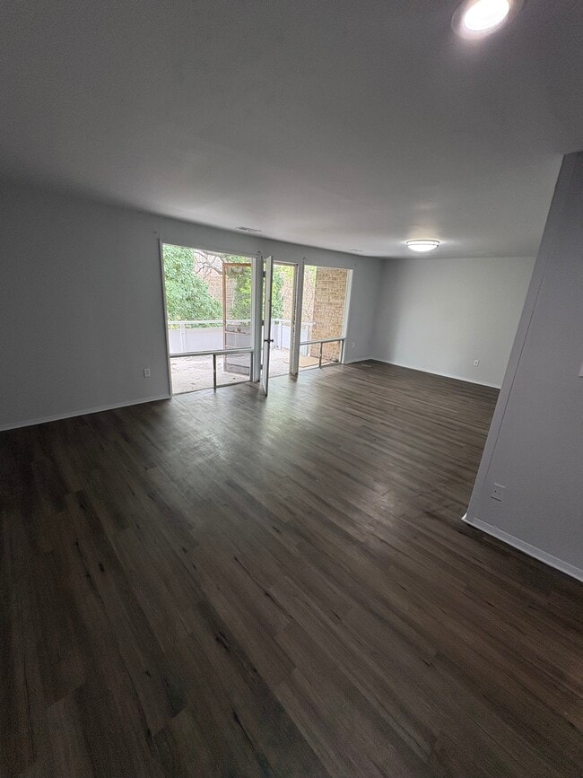 Photo - 576 Wilson Bridge Dr Apartments