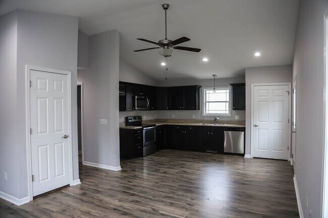 Building Photo - 1701 Sevier Terrace Dr