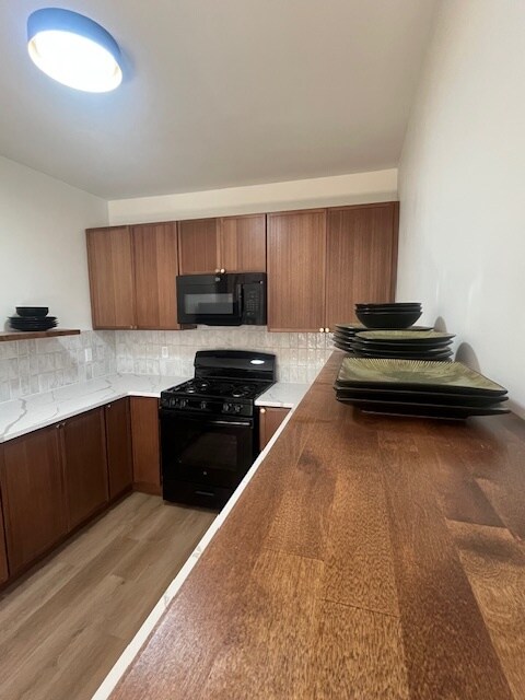 Cocina - 1389 E 43rd St