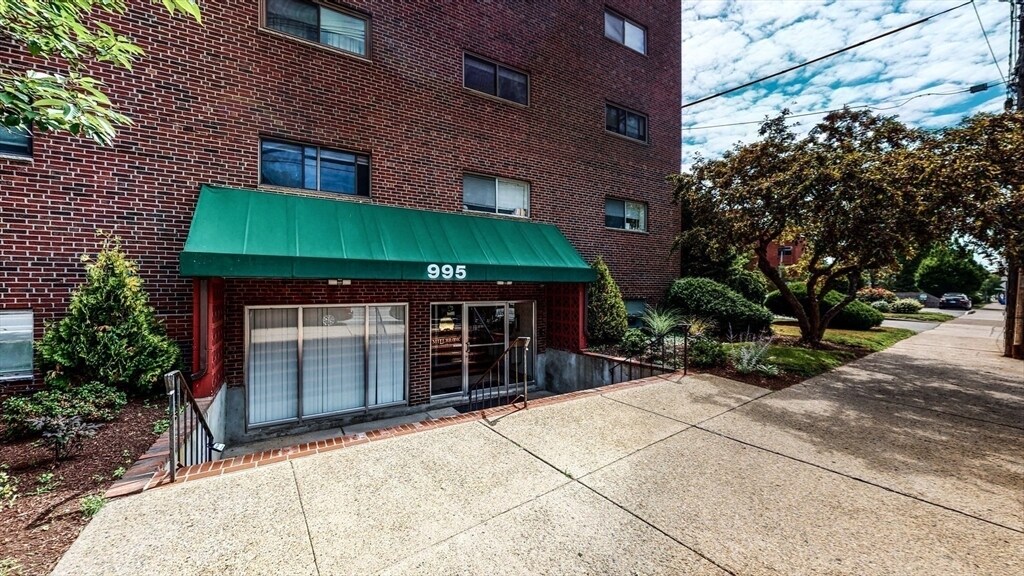 Foto principal - 995 Massachusetts Ave