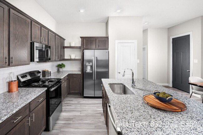 Foto del edificio - Up to 6 Weeks FREE + 50% Off Security Deposit!