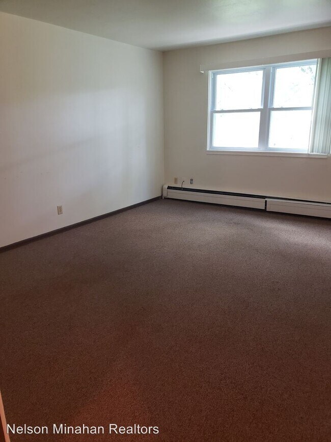 Building Photo - 415 N Mill St