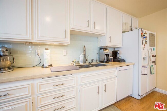 Foto del edificio - 2 br, 3 bath Condo - 1239 23rd St Unit 2