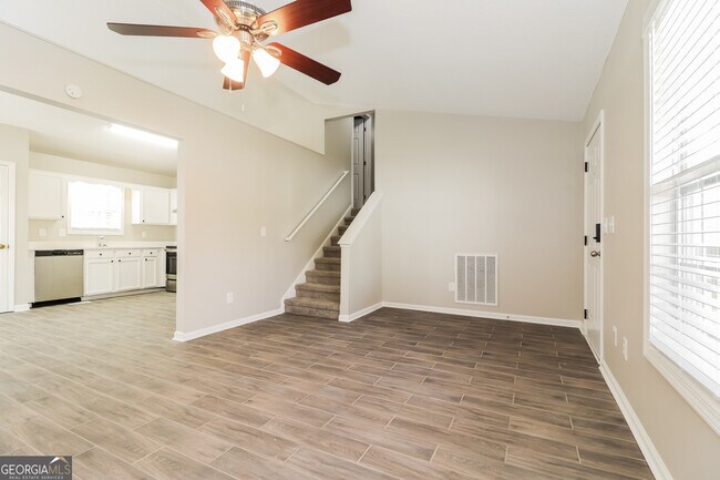 Foto del edificio - 207 Remington Ct
