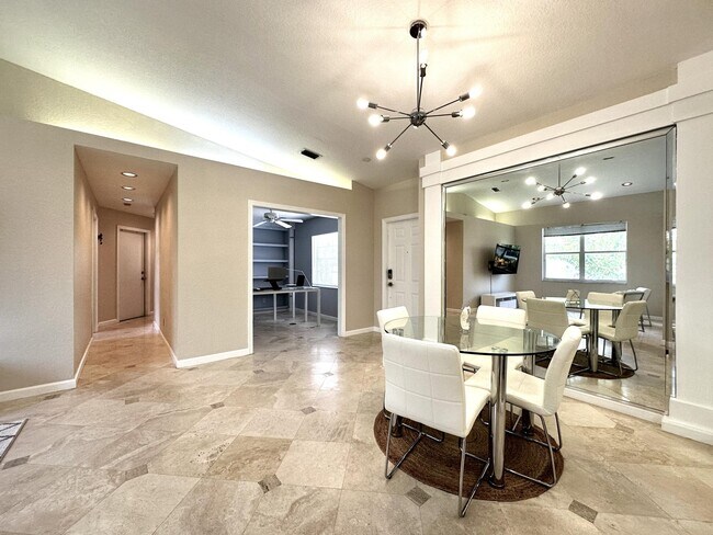 Foto del edificio - 7238 Norwich Ln