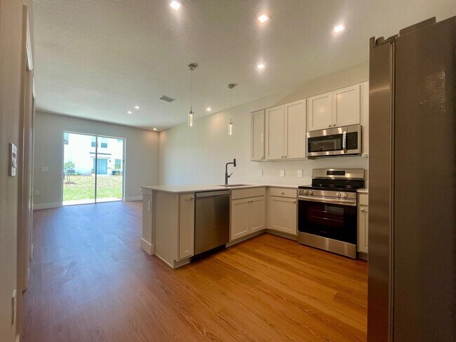 Foto del edificio - 6159 Park Promenade Way