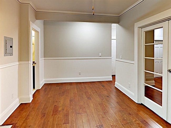Building Photo - 1 br, 1 bath Apartment - 353 Grand Ave Apt 3