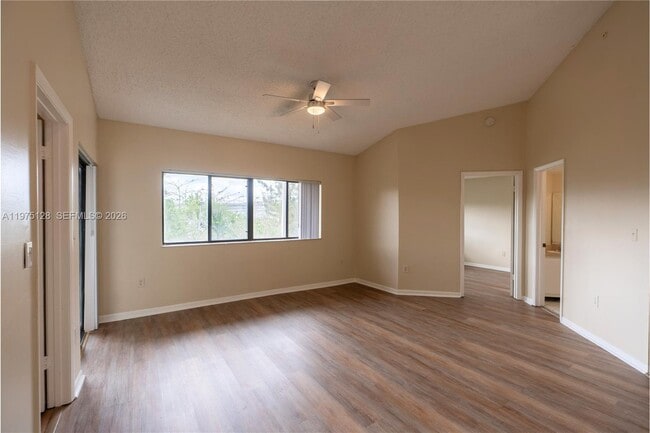 Foto del edificio - 2445 SW 18th Terrace