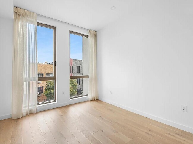 Foto del edificio - 373 Palmetto St