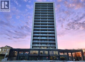 Building Photo - 741 King St W