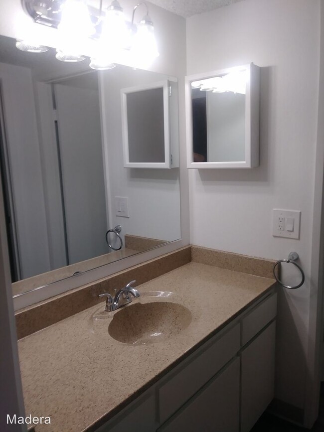 Building Photo - 2561 Madera Cir