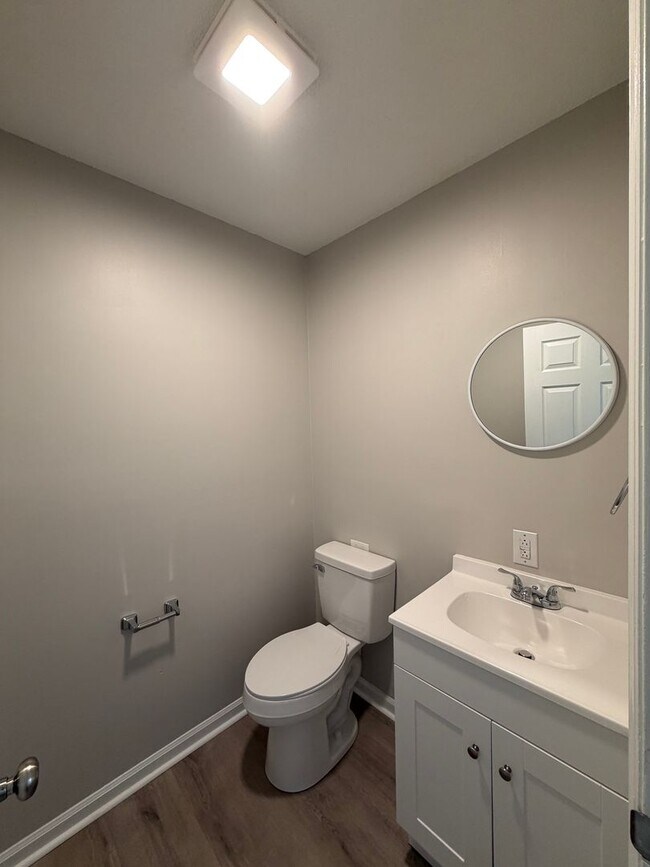 Foto del edificio - Charming 1,025 sq ft single-family home offering 3 bedrooms and 2 full bathrooms—perfect for comf...