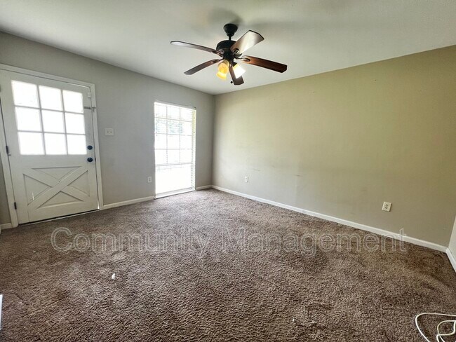 Building Photo - 16801 Vermillion Dr