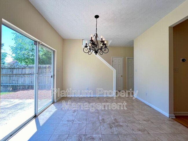 Building Photo - 3611 Beacon Rdg