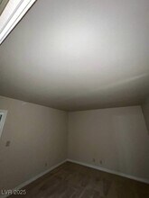 Building Photo - 5121 River Glen Dr