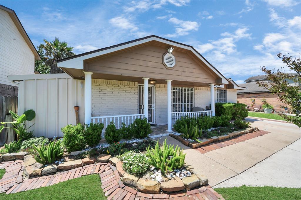 Foto principal - 12922 Grovemill Dr