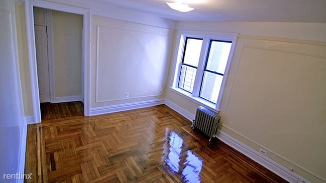 Building Photo - 2322 Grand Ave