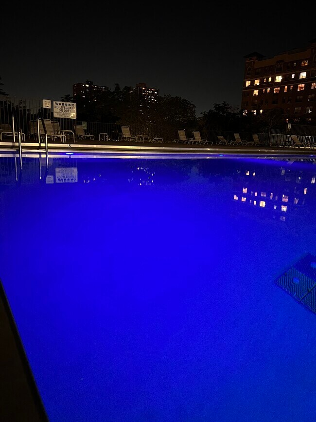 Foto del edificio - 4343 N Clarendon Ave