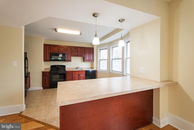 Building Photo - 2252 Bryn Mawr Ave