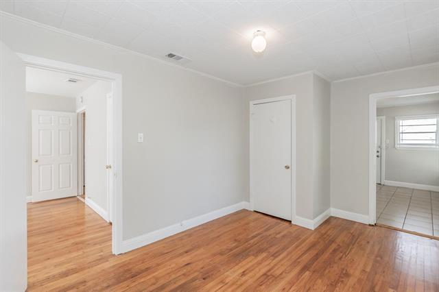 Building Photo - 305 Freeman Dr