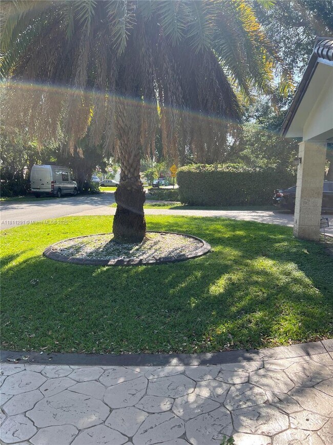 Foto del edificio - 6284 SW 26th St