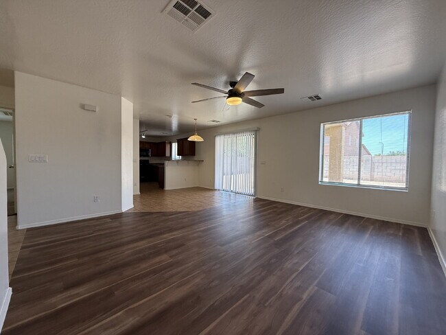 Building Photo - "Spacious 4-Bedroom Haven with 2 Bath Retreats in Laveen's Heart – 1,893 Sq Ft of Comfort!"
