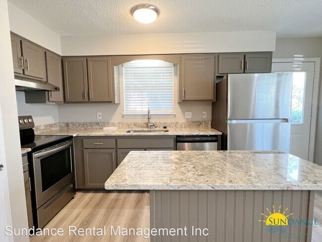 Building Photo - 1 br, 1 bath House - 620 Emerald Circle
