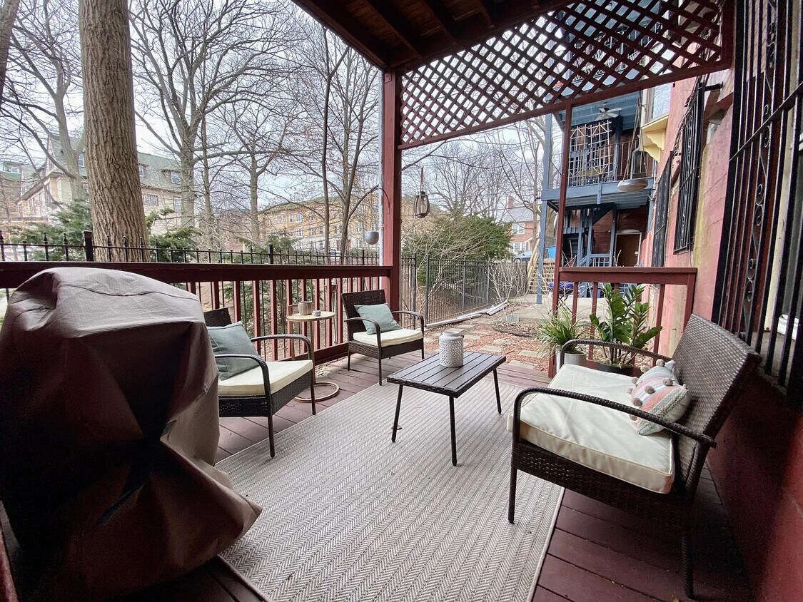Foto principal - 143 Longwood Ave