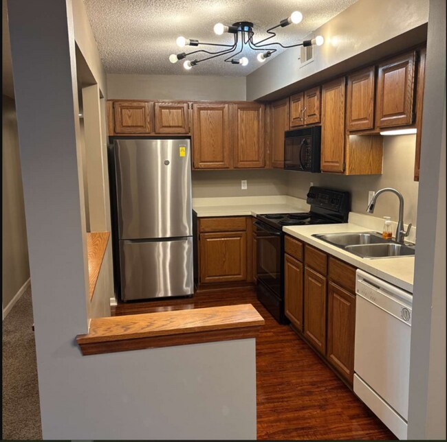 Foto del edificio - 173 Pinewood Cir